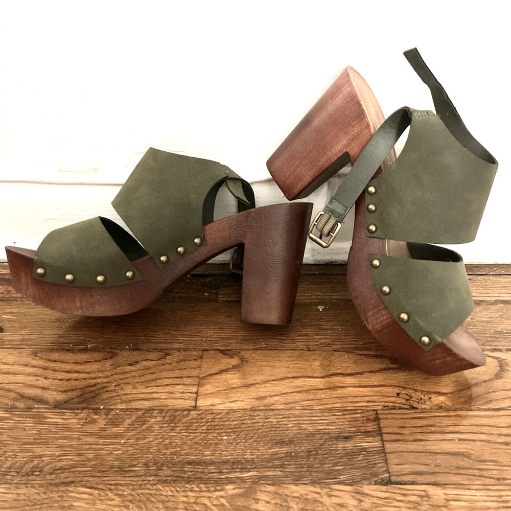 Madden girl chunky wood and olive sandals. Never worn!!